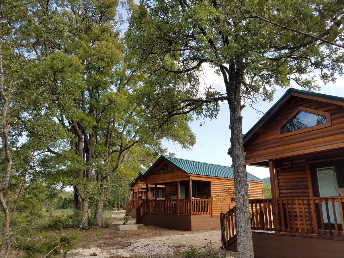 Al'S Hideaway Cabin And Rv Space, Llc Pipe Creek Екстериор снимка