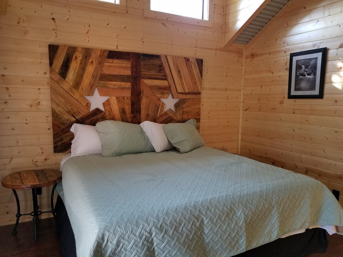Al'S Hideaway Cabin And Rv Space, Llc Pipe Creek Екстериор снимка