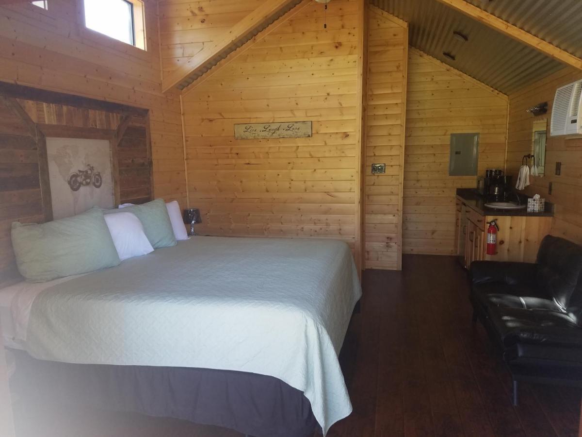 Al'S Hideaway Cabin And Rv Space, Llc Pipe Creek Екстериор снимка